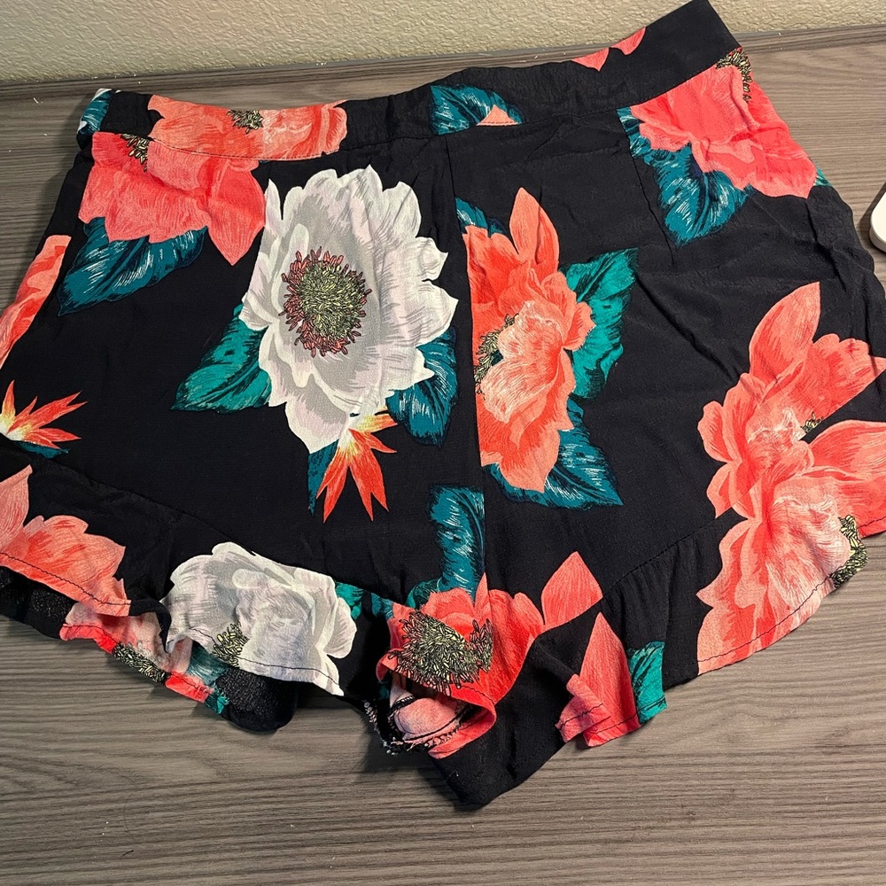 Zara flowy linen shorts